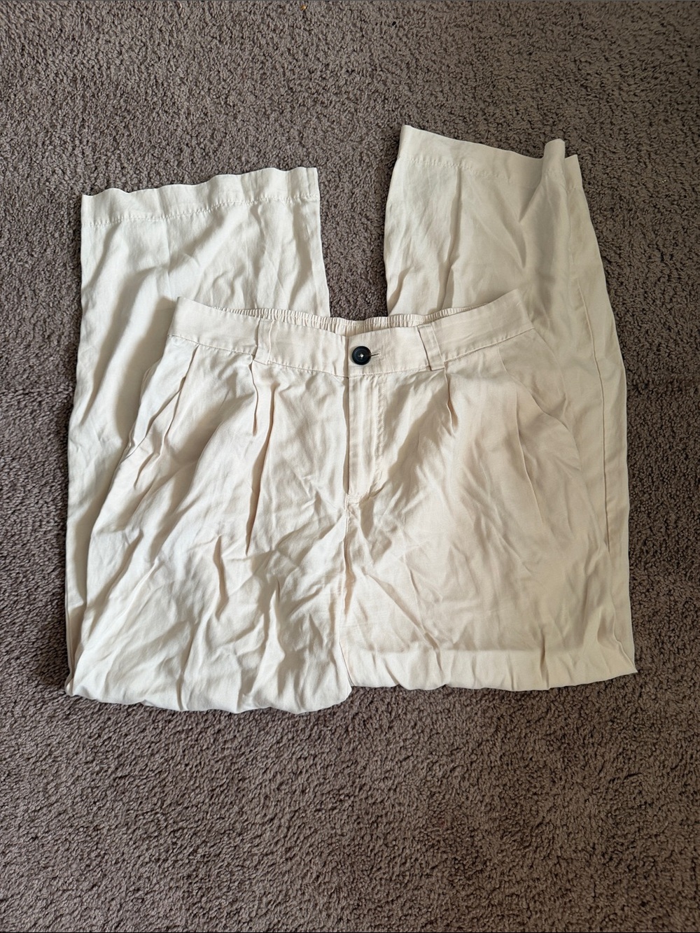 Vuori Cream Lightweight Pleated Pants